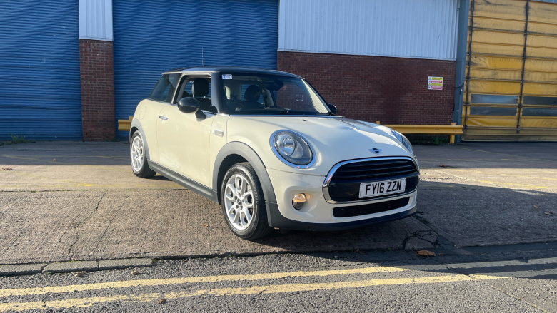 MINI Hatchback 1.5 Cooper 3dr Petrol Hatchback